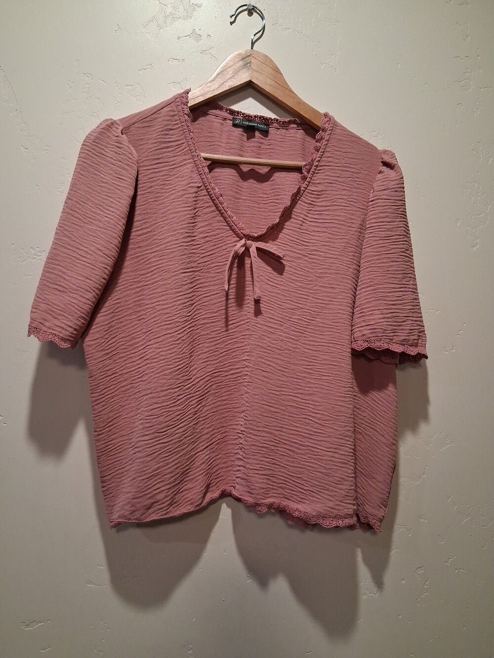 Adrianna Papell Womens Sz L Short Sleeve Deep Blush Crocheted Lace Trim Neck Tie